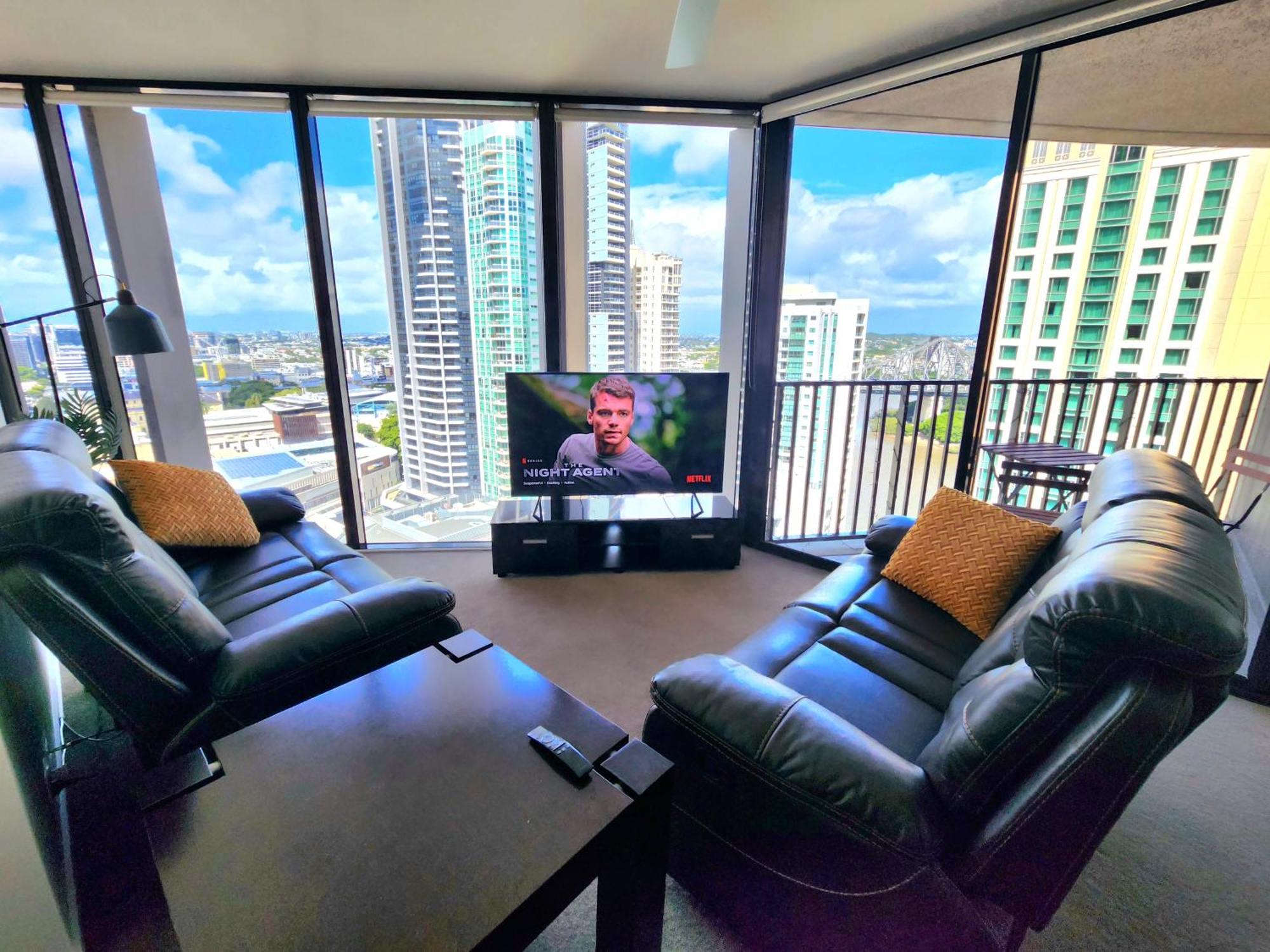 Great Location And Amazing Views *